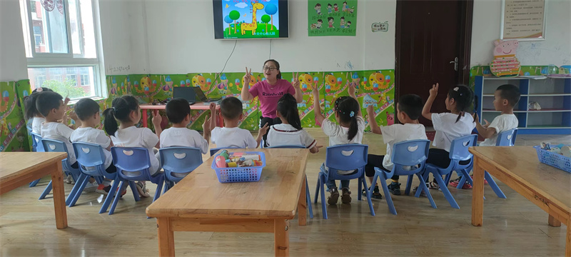 中关镇举办幼儿园主题教研日暨读书分享活动